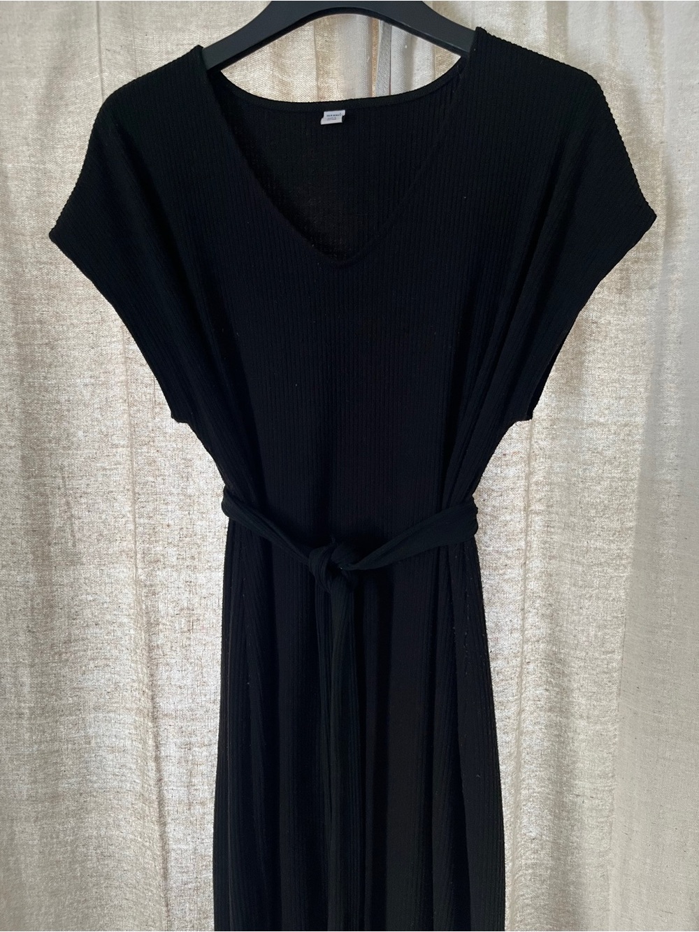 Old Navy Black V-Neck Ribbed Midi Dress